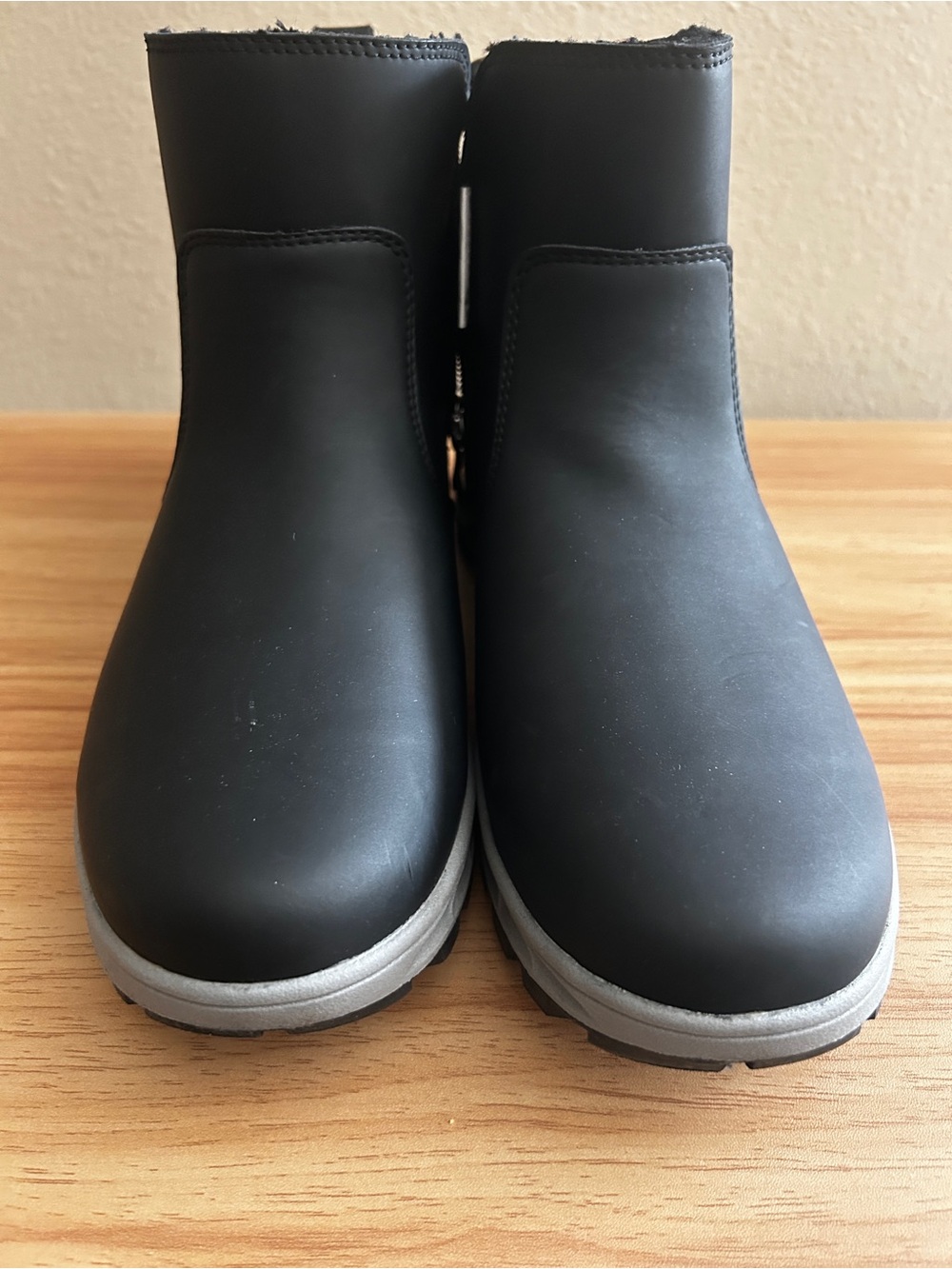 Khombu Black Winter Boot -size 10